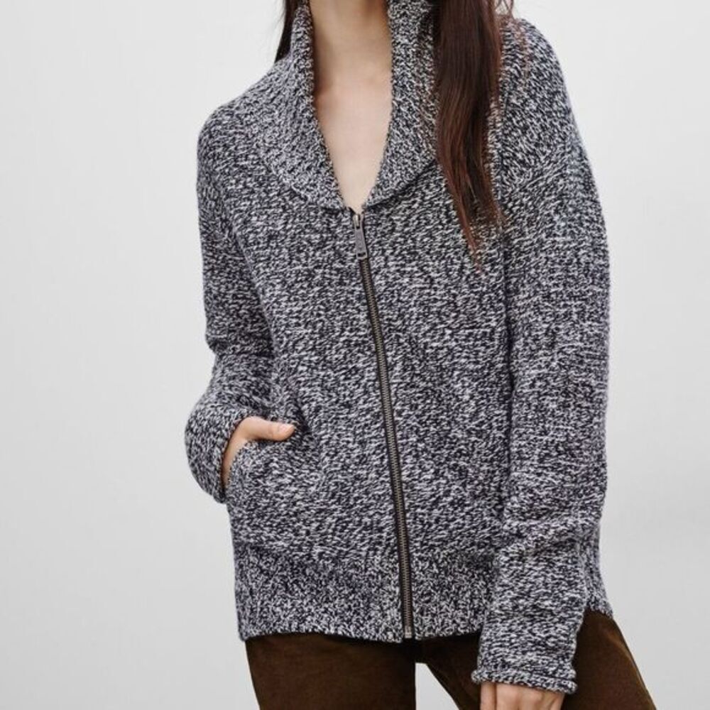 Aritzia TNA Grey Knit 100% Wool Zip-Up Telluride Sweater